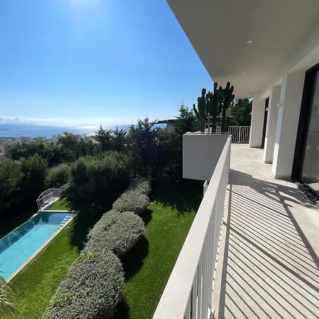 S Villa